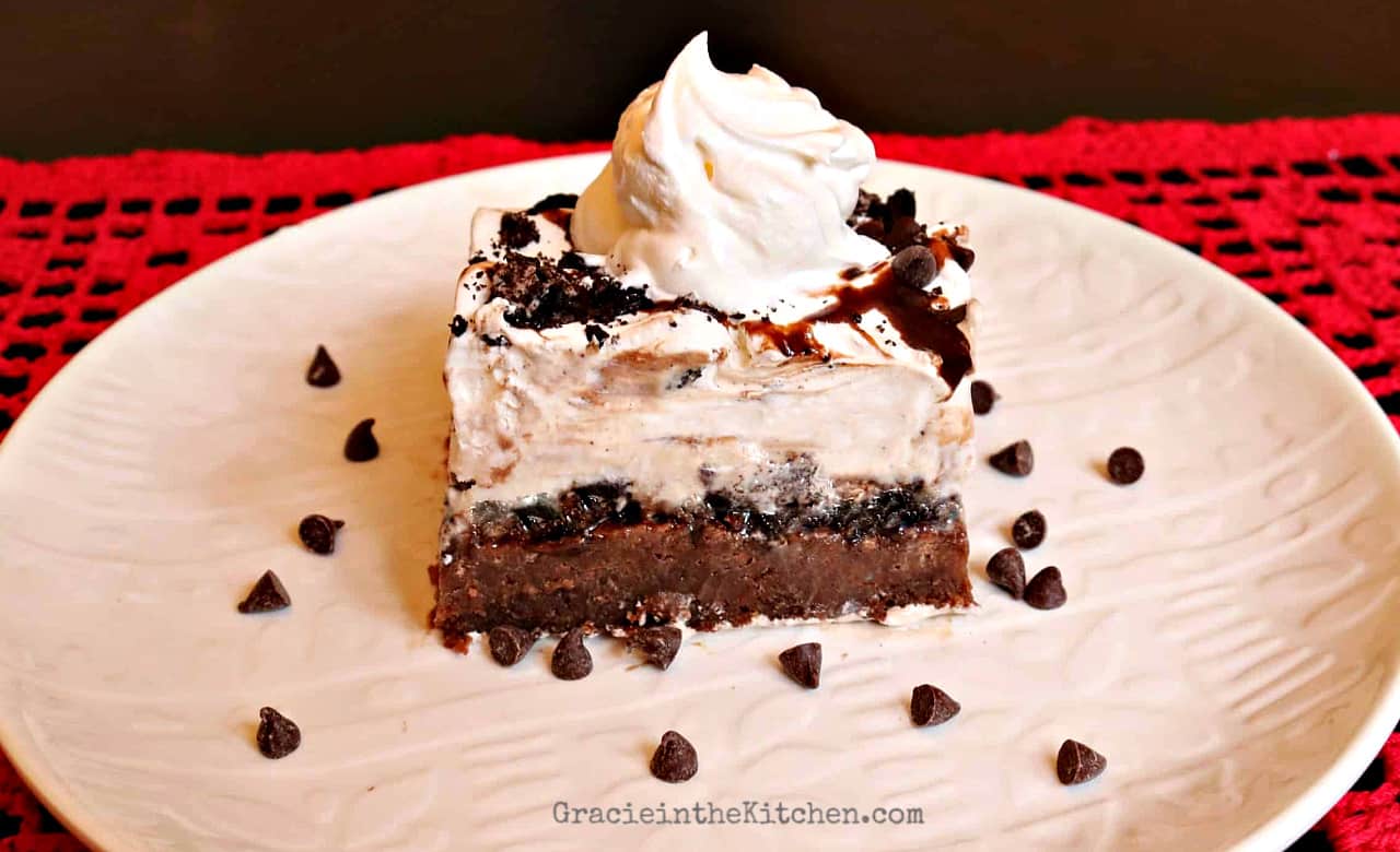 This Brownie Ice Cream Sundae is SO easy and delicious!